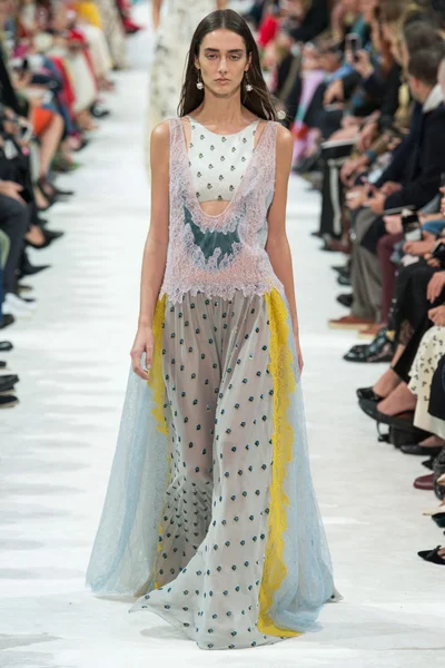 Look 64